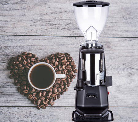 Rumah Tangga Otomatis Milk Frother Touchscreen Coffee Bean Mill