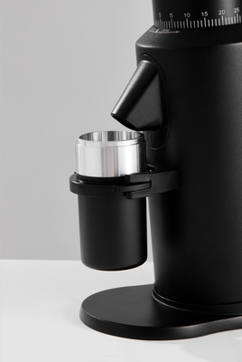 Tegangan yang dapat disesuaikan Mesin penggiling kopi rumah dengan pisau pelapis titanium